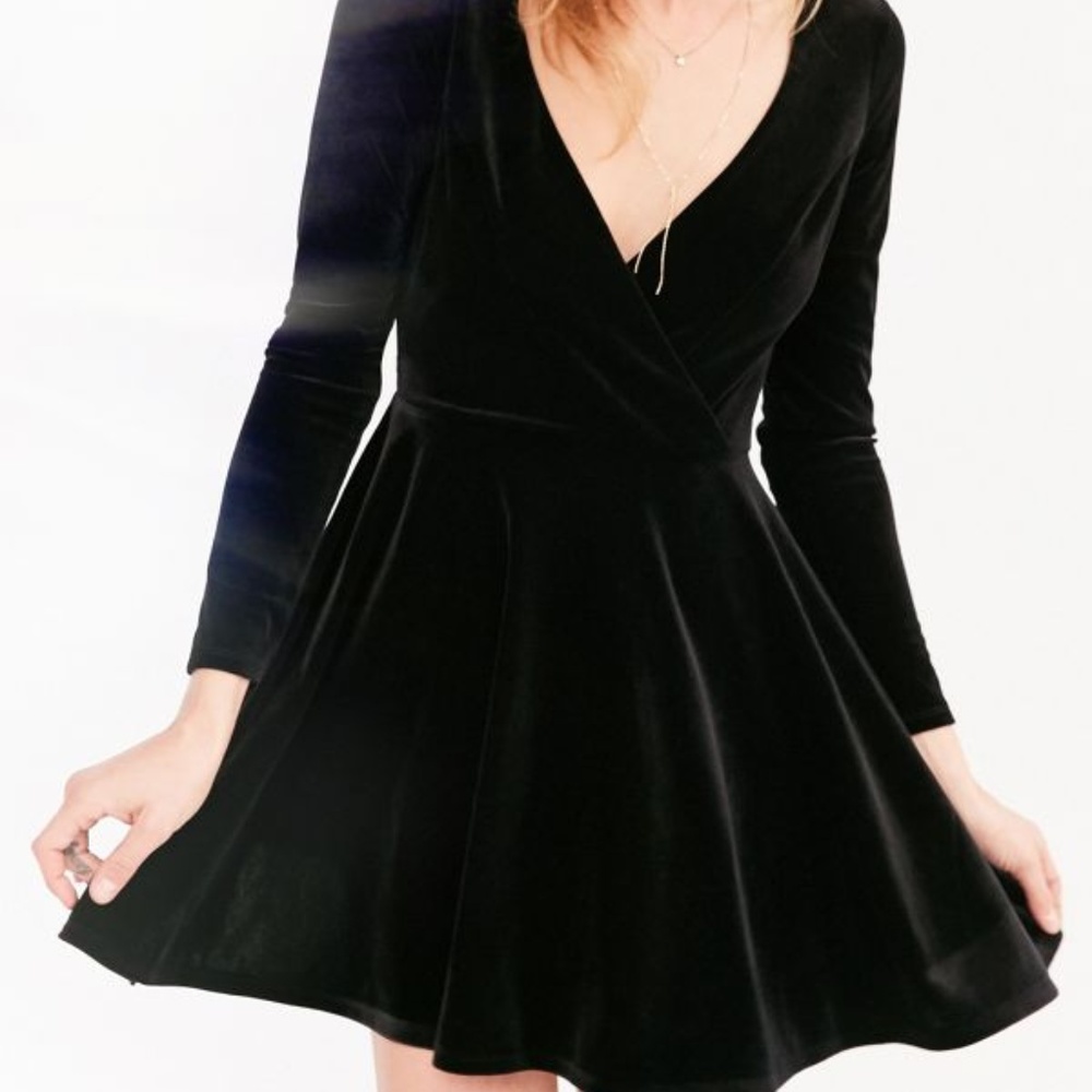 Kimchi Blue Iris Velvet Surplice Mini Dress